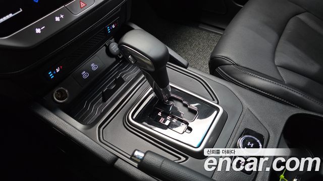 KG_Mobility_Ssangyong Rexton Diesel 2.2 4WD — photo 1 of 20