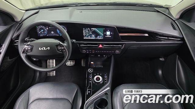 Kia Niro Signature — photo 1 of 37