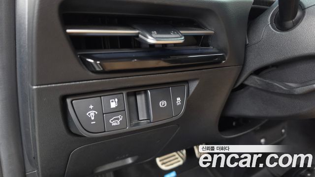 Kia EV6 Long Range — photo 1 of 33
