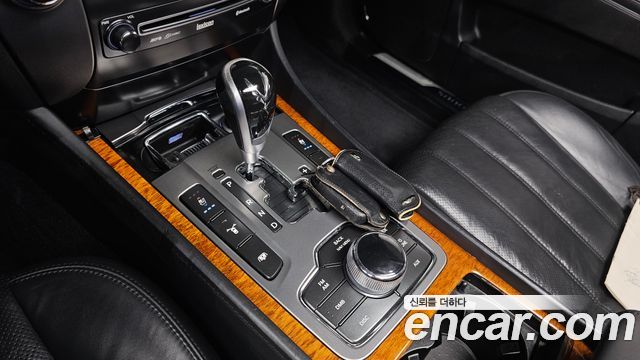 Hyundai Equus VS380 — photo 1 of 20
