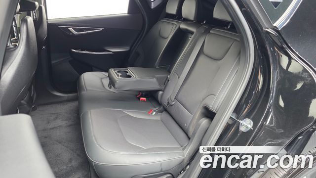 Kia EV6 Long Range — photo 1 of 35