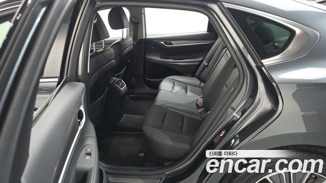 Hyundai Grandeur Exclusive — photo 1 of 20