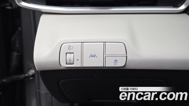 Hyundai AVANTE 1.6 — photo 1 of 30