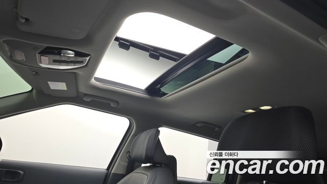 Kia EV3 Long Range 2WD — photo 1 of 31