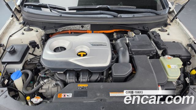Hyundai Sonata 2.0 HEV — photo 1 of 32