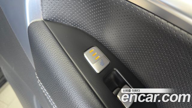 Genesis G70 2.0T — photo 1 of 20