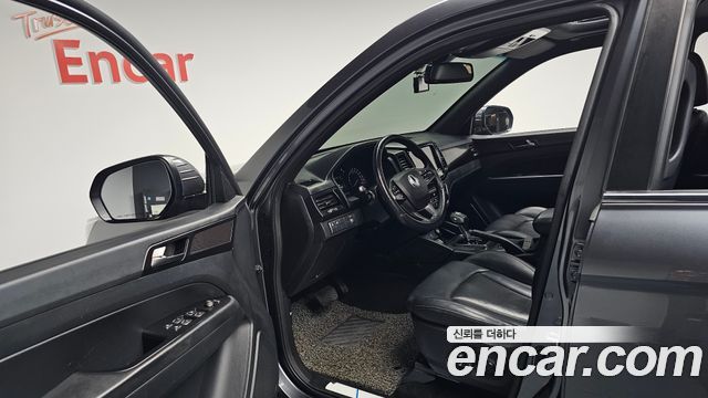 KG_Mobility_Ssangyong Rexton Diesel 2.2 4WD — photo 1 of 32