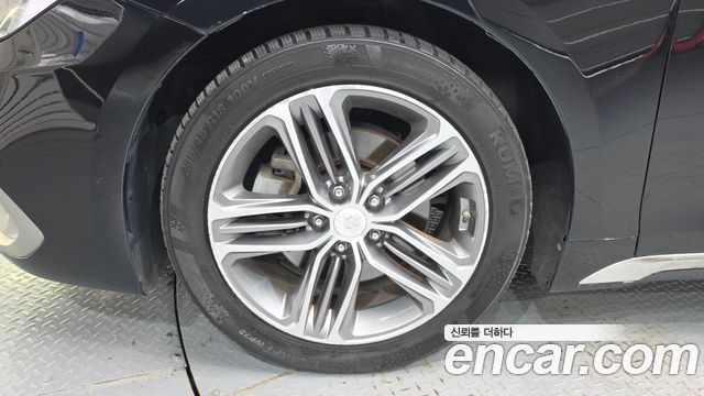 2017 Hyundai Grandeur 2.2 Diesel Premium, photograph 11