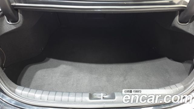 2017 Hyundai Grandeur 2.2 Diesel Premium, photograph 5