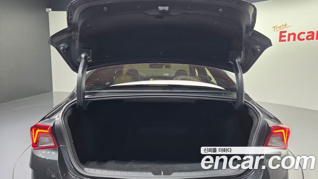 Kia K5 1.6 Turbo — photo 1 of 30