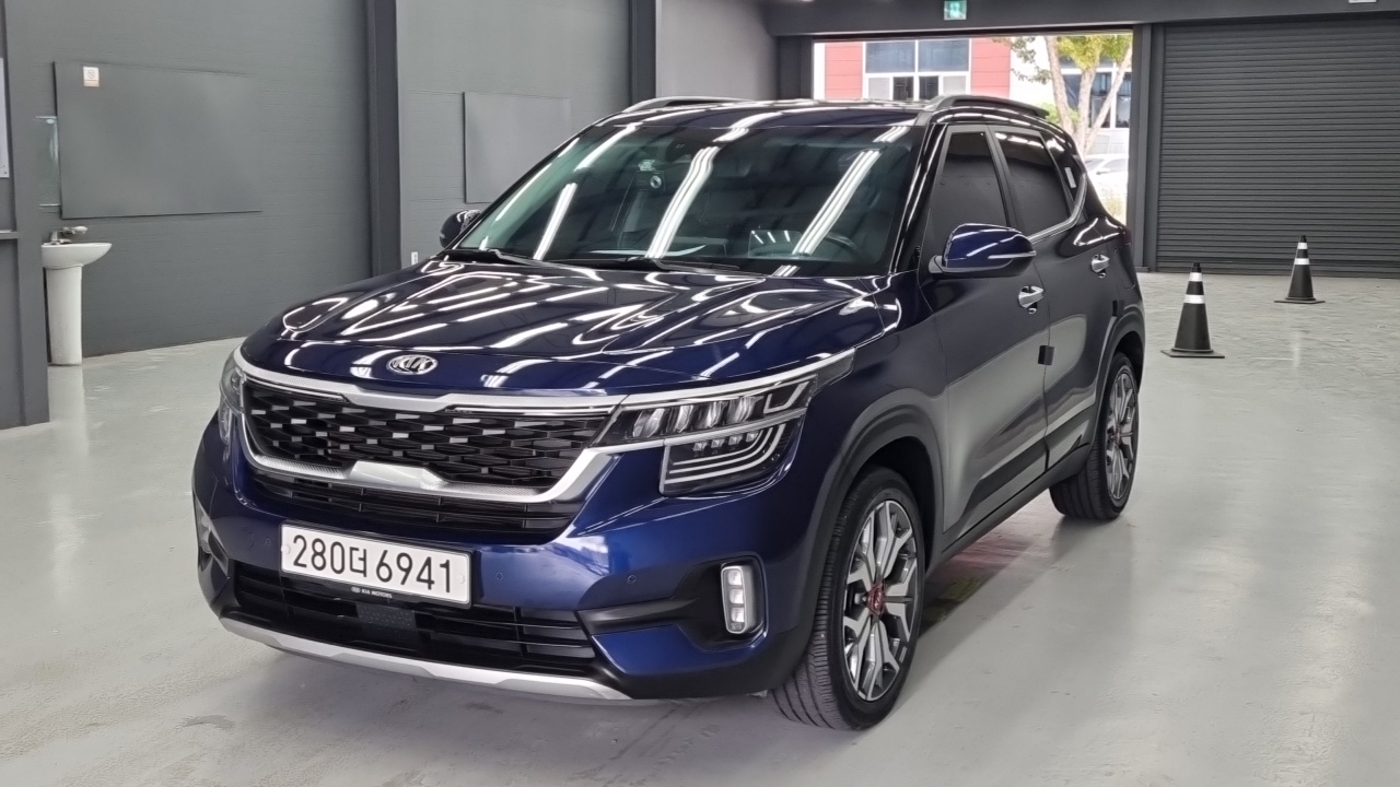 Kia Seltos Diesel 1.6 2WD — photo 1 of 18
