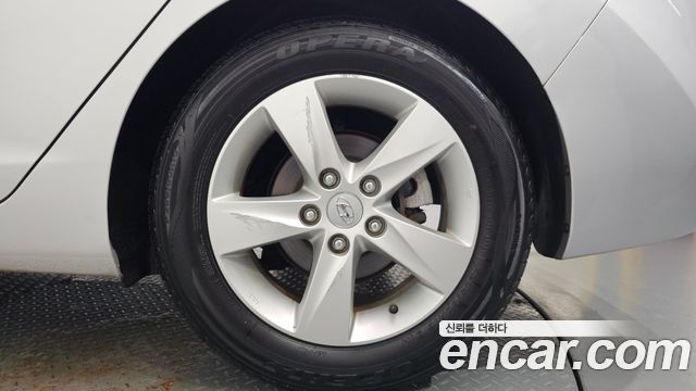 Hyundai AVANTE M16 GDI Premier — photo 1 of 32