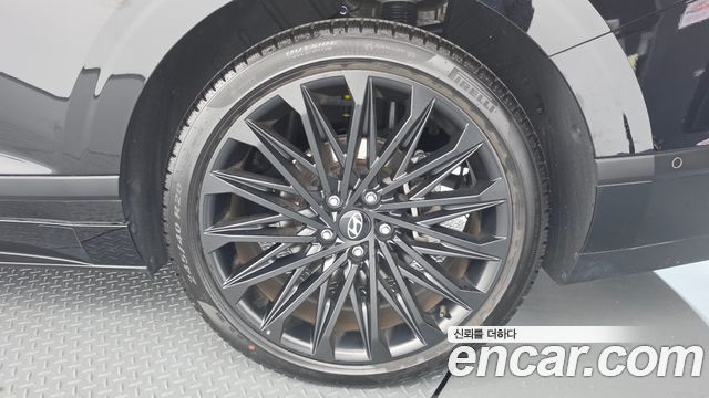 Hyundai Grandeur Calligraphy — photo 1 of 37
