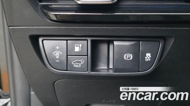 Kia EV6 Long Range — photo 1 of 32