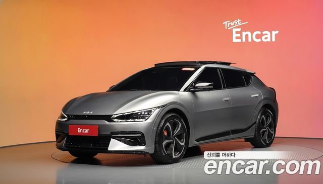 Kia EV6 Long Range 4WD — photo 1 of 34