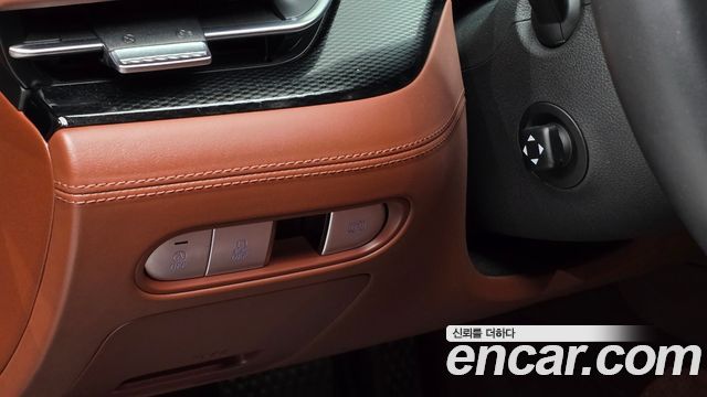 Genesis G90 Gasoline 3.5 Turbo e-S/C AWD — photo 1 of 20