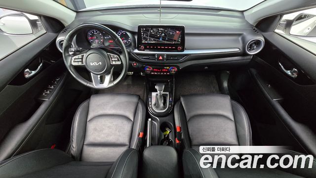 Kia K3 1.6 — photo 1 of 20