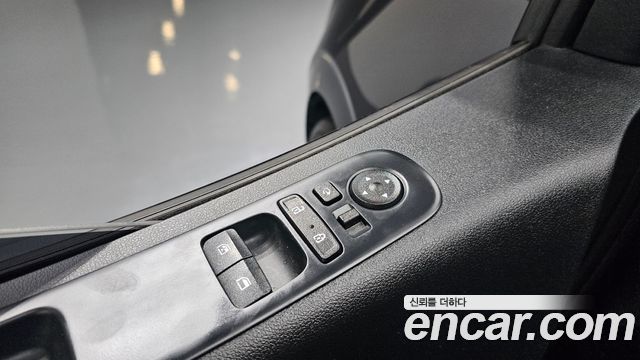 Hyundai Staria Tourer 11-Seater — photo 1 of 30