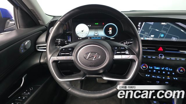 Hyundai AVANTE 1.6 — photo 1 of 30