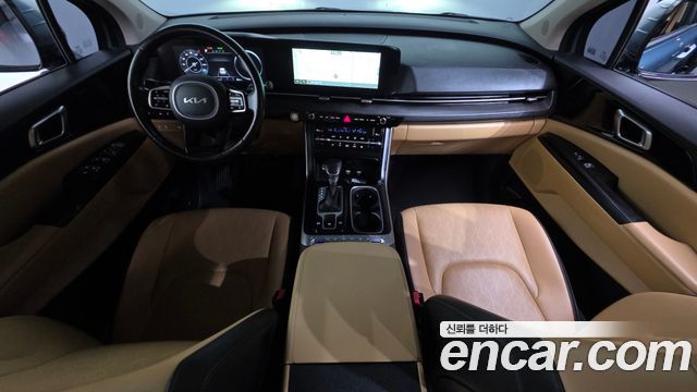 Kia Canival Diesel 11-Seater Prestige — photo 1 of 31