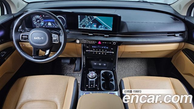Kia Canival Gasoline 9-Seater Signature — photo 1 of 20