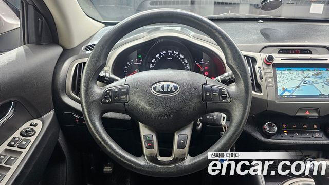Kia Sportage Diesel 2WD Luxury — photo 1 of 32