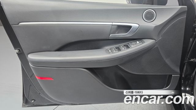 Hyundai Sonata Premium — photo 1 of 31