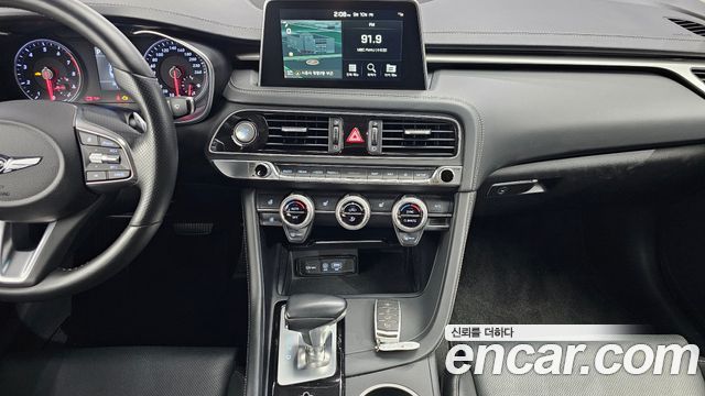 Genesis G70 2.0T — photo 1 of 30