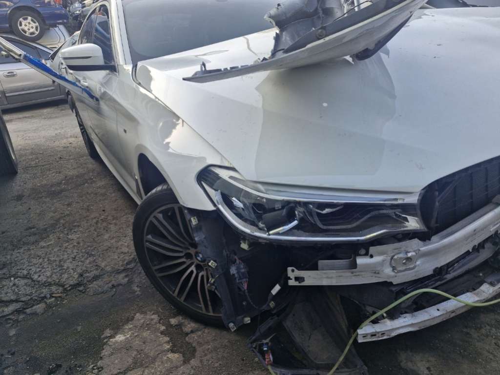 BMW 530i M Sport Package Plus — photo 1 of 5