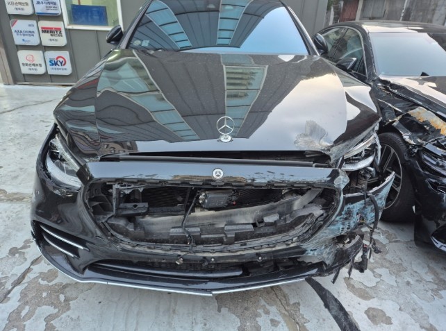 Mercedes-Benz S500 4MATIC — photo 1 of 5