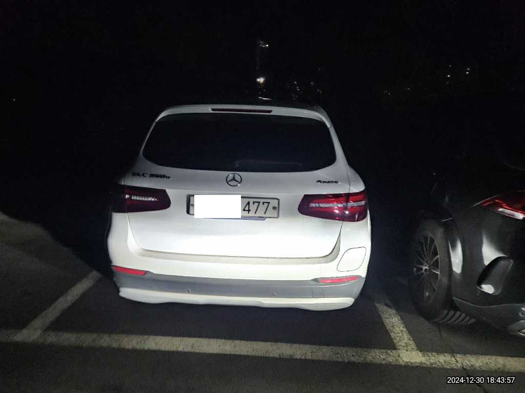 Mercedes-Benz GLC350 e 4Matic — photo 1 of 4