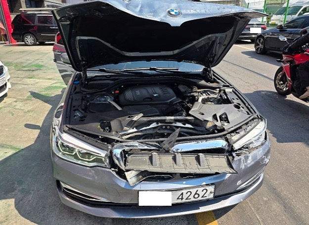 BMW 520d — photo 1 of 4