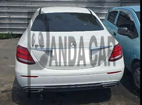 Mercedes-Benz E220 d — photo 1 of 5