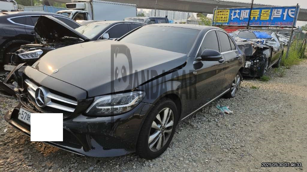 Mercedes-Benz C220 d — photo 1 of 5