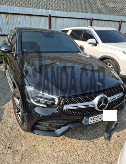 Mercedes-Benz GLC300 e 4MATIC Coupe — photo 1 of 5