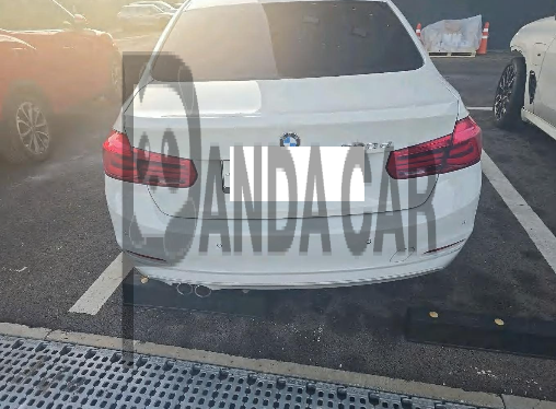 BMW 320d — photo 1 of 4