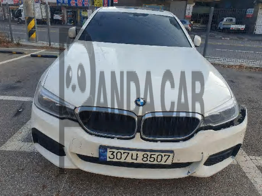 BMW 520d xDrive — photo 1 of 4