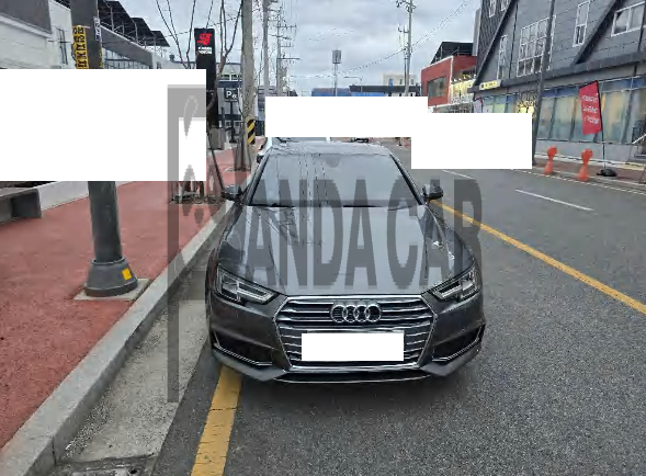 Audi A4 40 TFSI — photo 1 of 5
