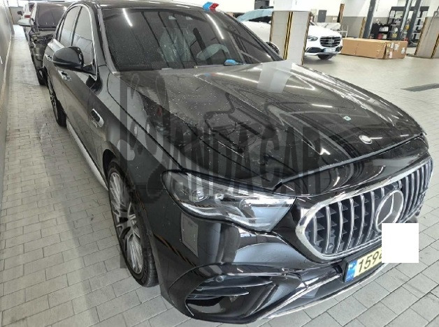 Mercedes-AMG E 53 Hybrid 4MATIC+ — photo 1 of 5