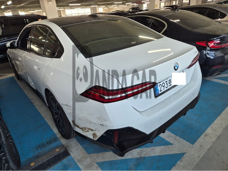 BMW 520i — photo 1 of 5