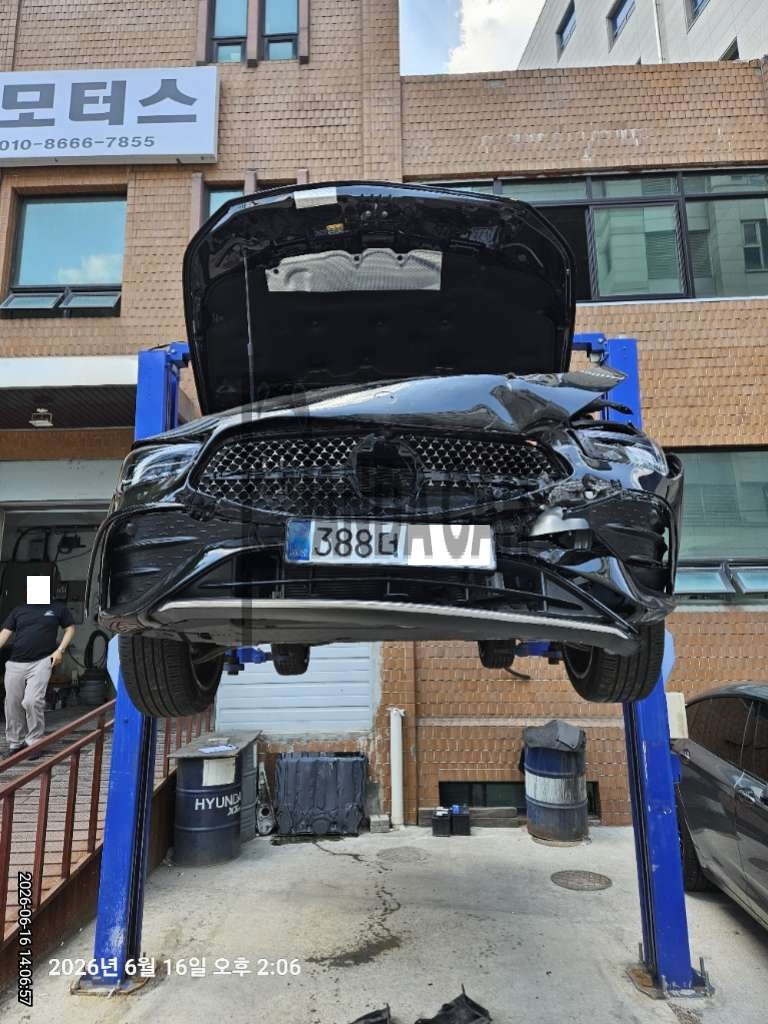 Mercedes-Benz CLA 250 4MATIC — photo 1 of 4