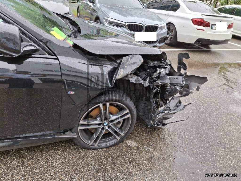 2021 BMW 220i Gran Coupe, photograph 2
