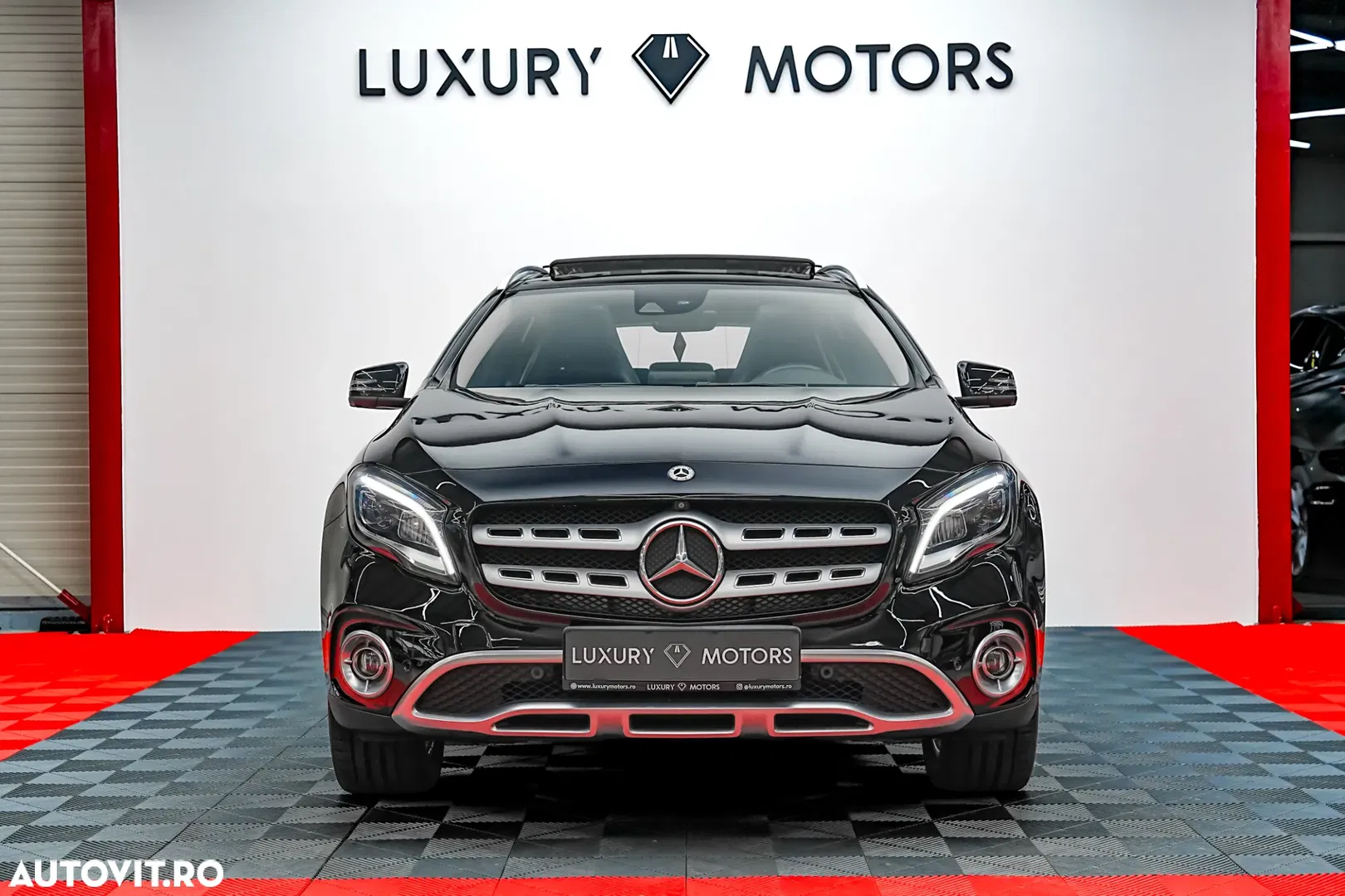 2017 Mercedes-Benz GLA 220 d 4MATIC 7G-DCT, photograph 3