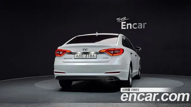 Hyundai Sonata 2.0 Style — photo 1 of 20
