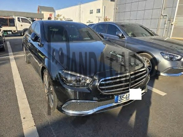 2021 Mercedes-Benz E450 4MATIC, photograph 1