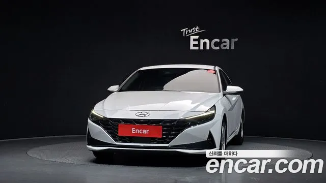 Hyundai AVANTE 1.6 — photo 1 of 30