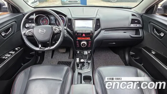 2017 KG_Mobility_Ssangyong TIBOLI Diesel RX 2WD, photograph 3