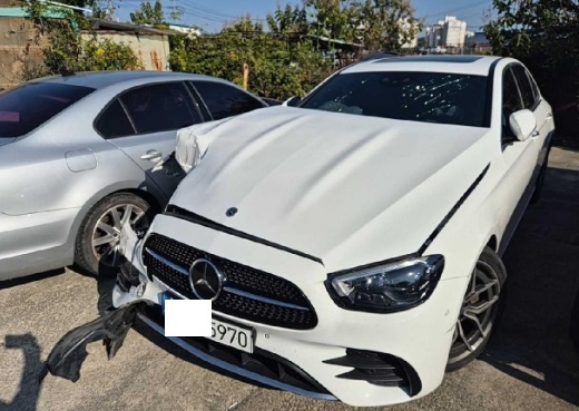 2023 Mercedes-Benz E220 d 4MATIC, photograph 2