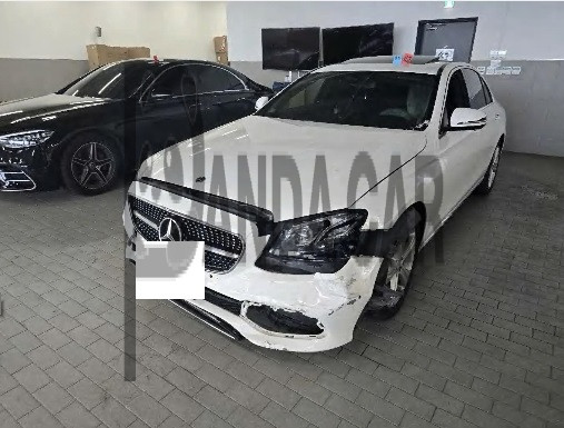 2018 Mercedes-Benz E220 d, photograph 2