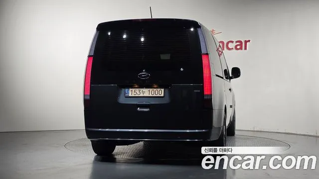 Hyundai Staria 4WD Lounge 9-Seater — photo 1 of 34